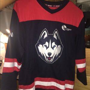 UCONN hockey jersey